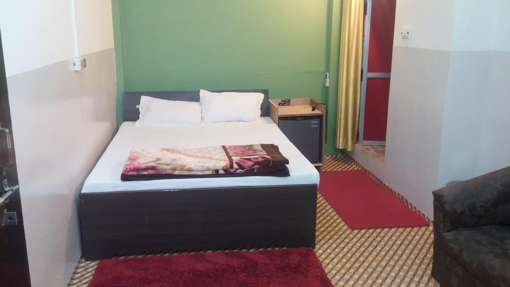 Kanha Paying Guest House Varanasi Exterior photo