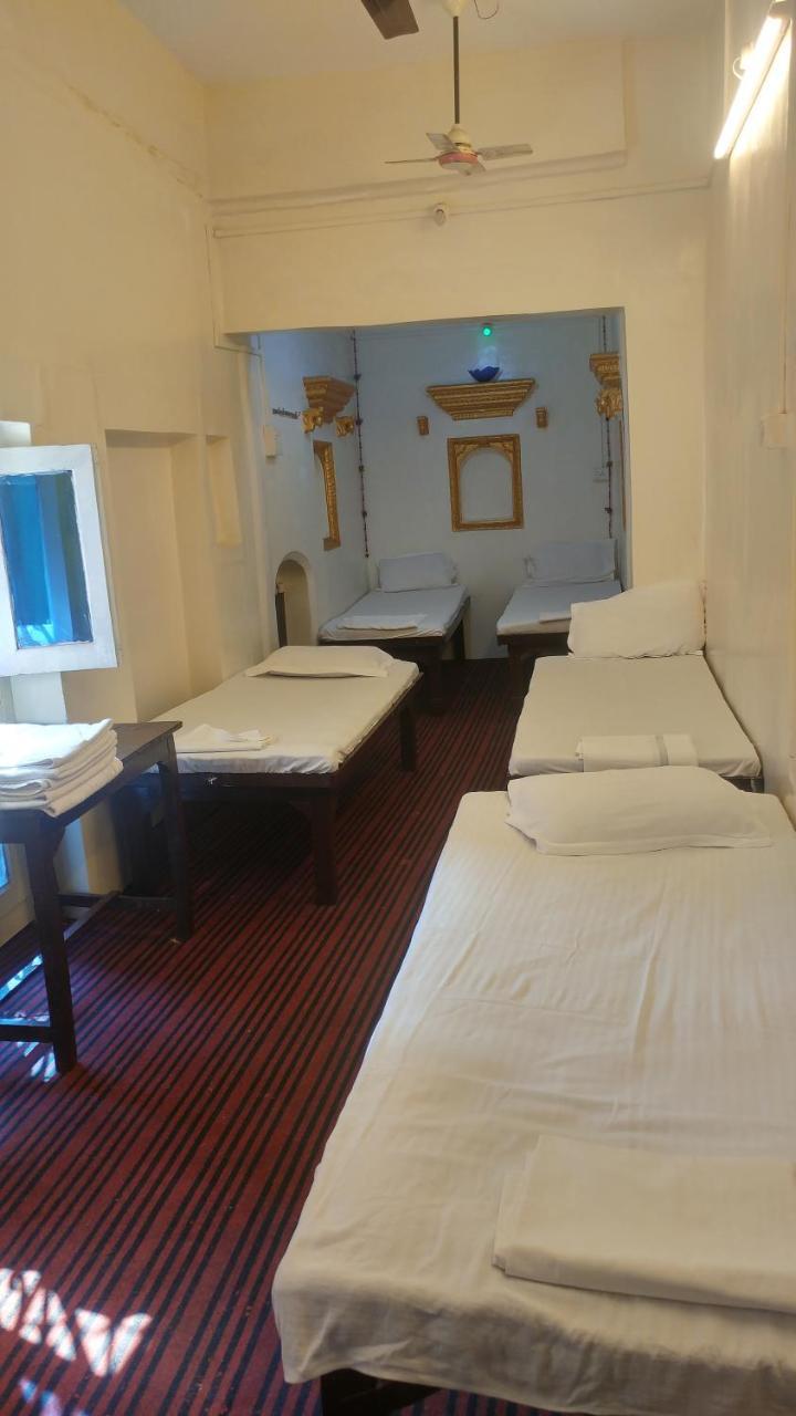 Kanha Paying Guest House Varanasi Exterior photo