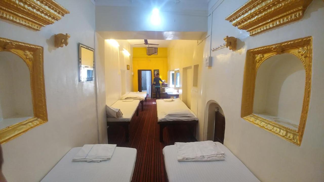 Kanha Paying Guest House Varanasi Exterior photo